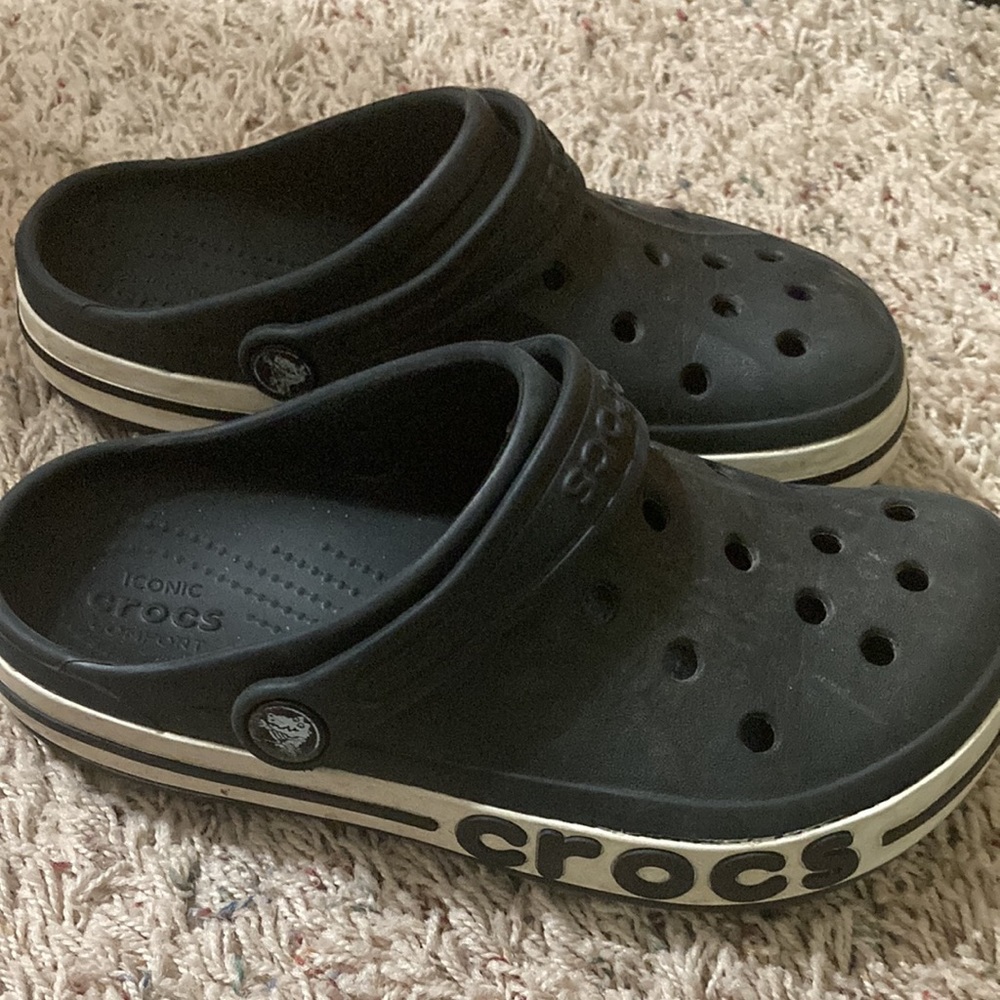 Black crocs size 1-2 boys